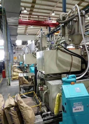 دستگاه بارگیری خودکار کنترل شده توسط PLC برای حمل گوله های پلاستیکی